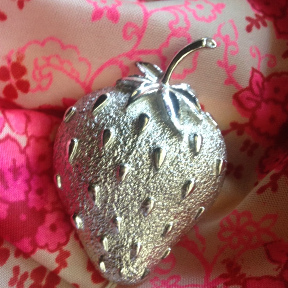 Vintage 1960s Silver-toned Strawberry Brooch